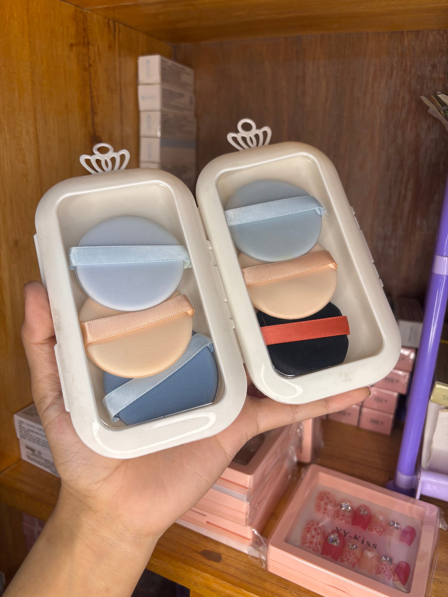 Makeup sponge set with storage