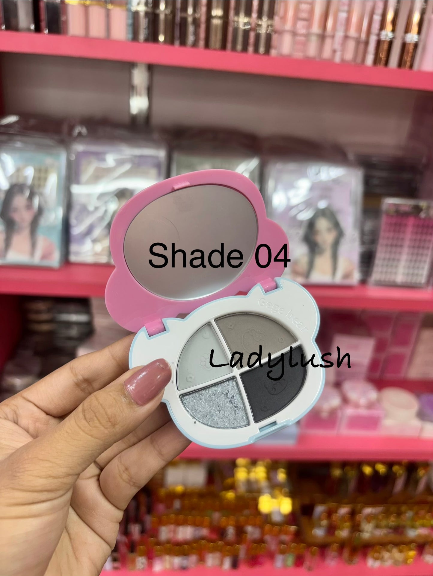 Gege bear Cute eyeshadow