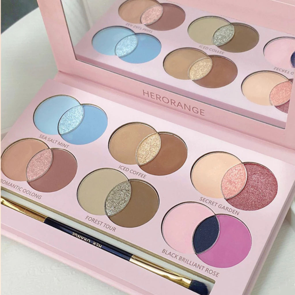 Her orange Eye pallete kit with brush