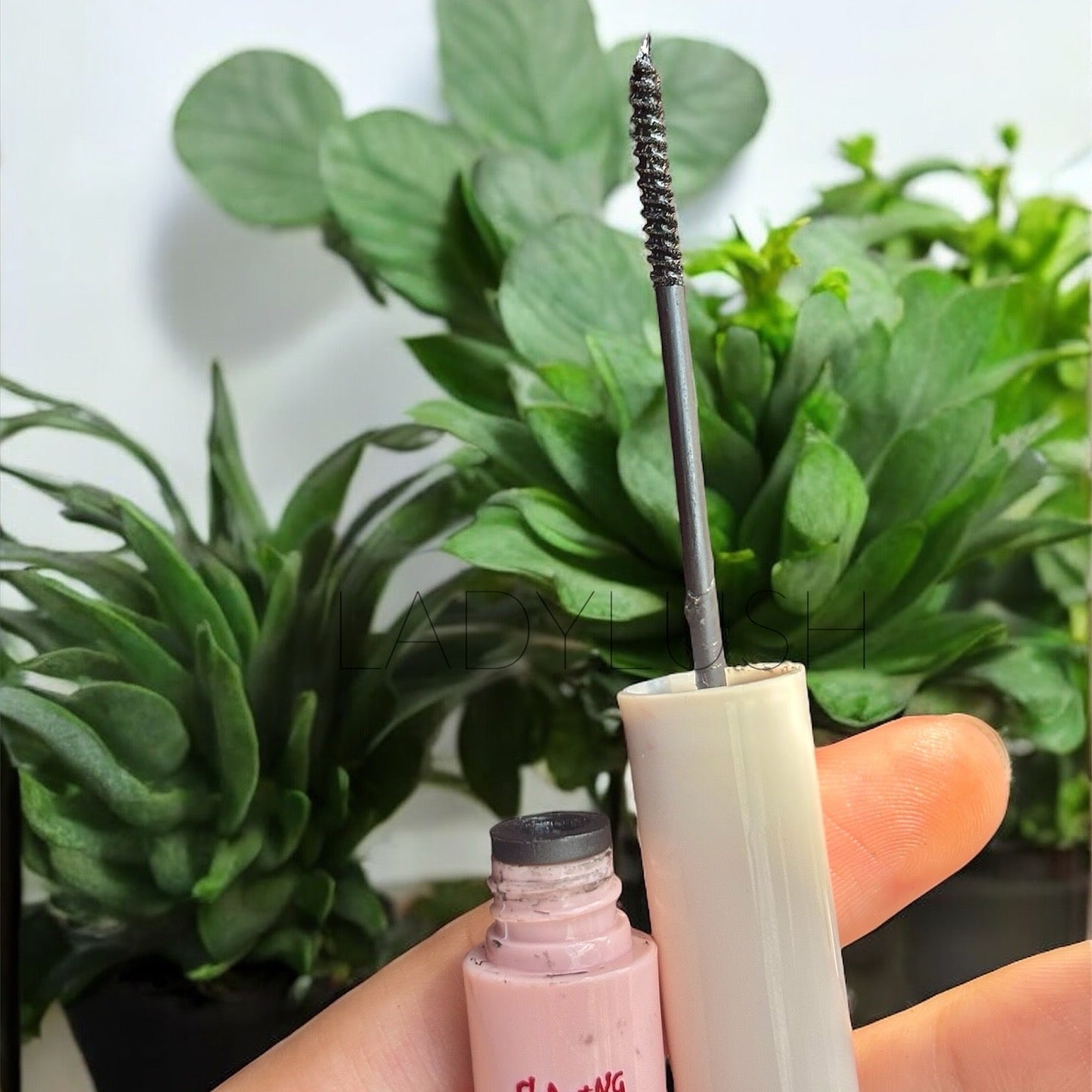 Bobeini Smudge Proof Mascara