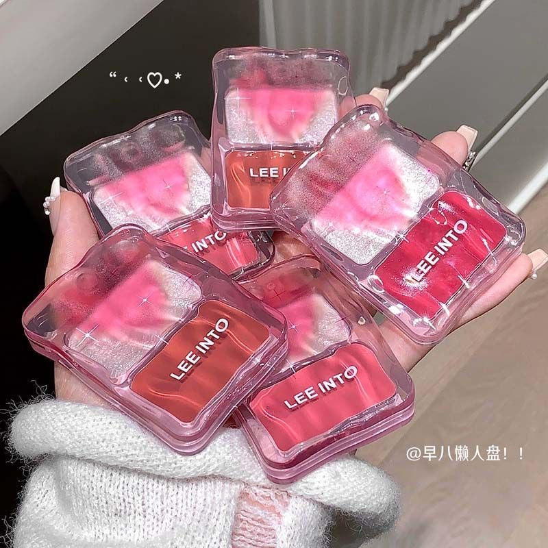 Lee into Blusher + Highlighter