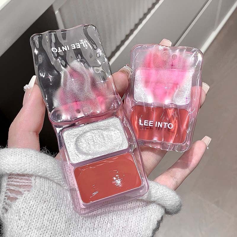 Lee into Blusher + Highlighter