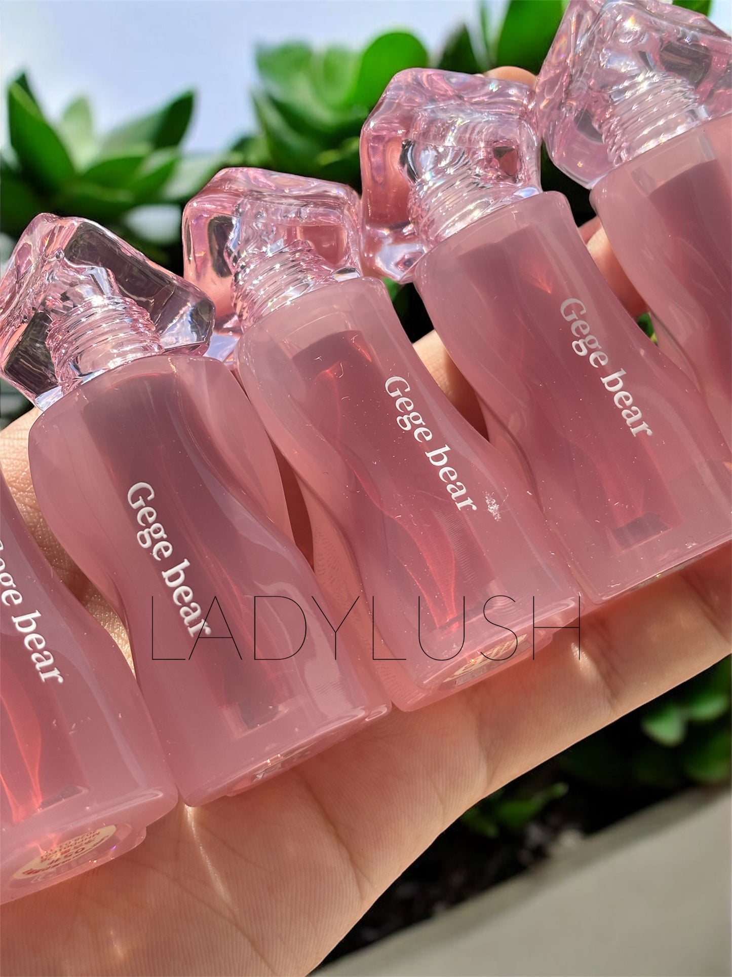 Gegebear Soft Velvety Matte Lipstick