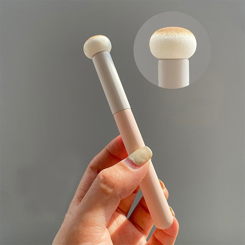 Concealer Mushroom Brush Applicator