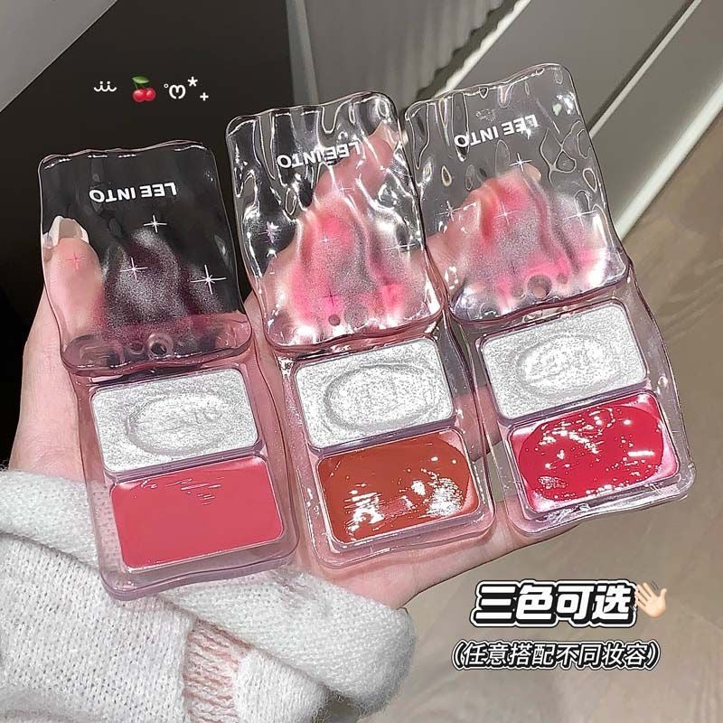 Lee into Blusher + Highlighter